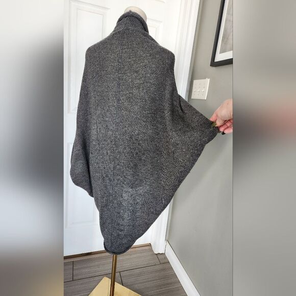 Zara grey knit Shawl Batwing shrug sweater - Size Medium - Picture 7 of 10